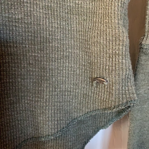 AE xs cute army green long sleeve with inset lace - Picture 5 of 11